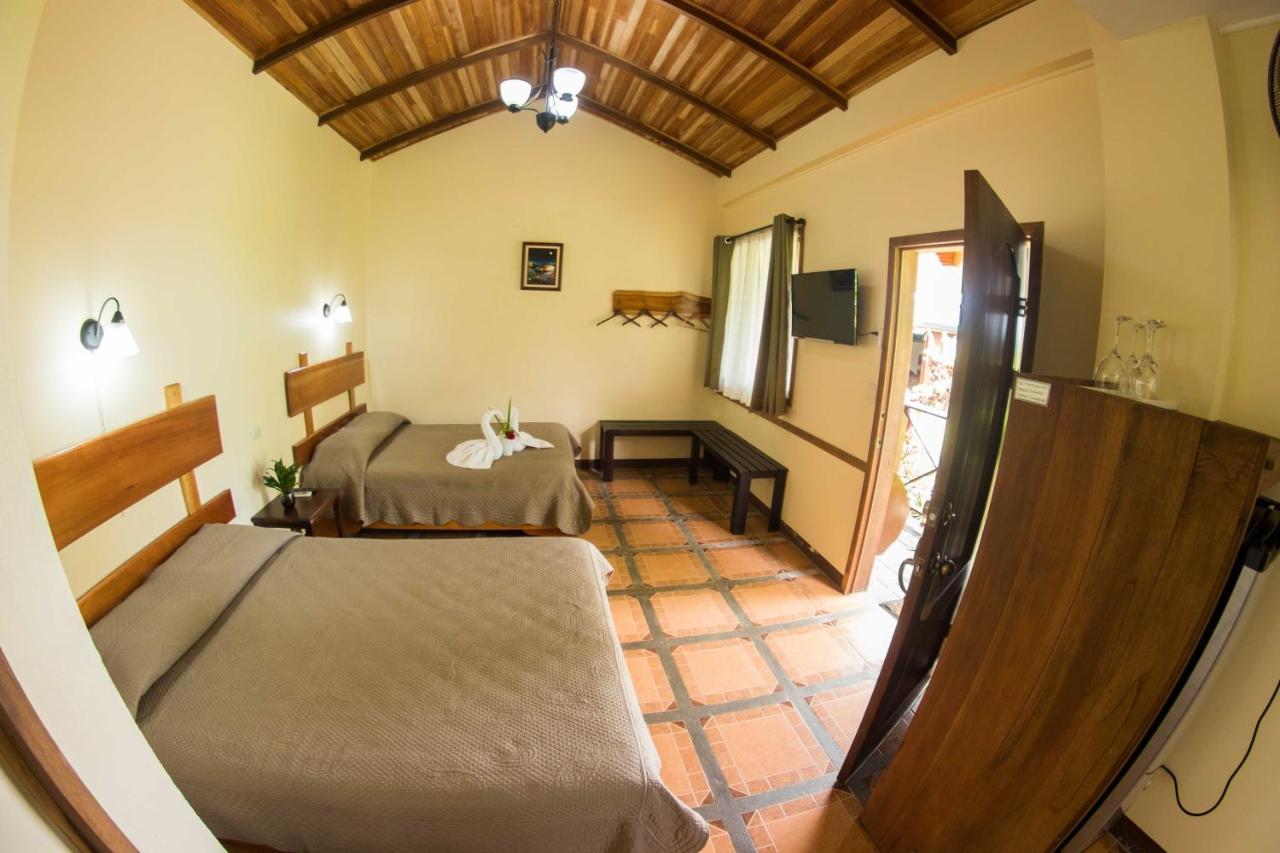 Hotel Bijagua Fortuna Екстериор снимка